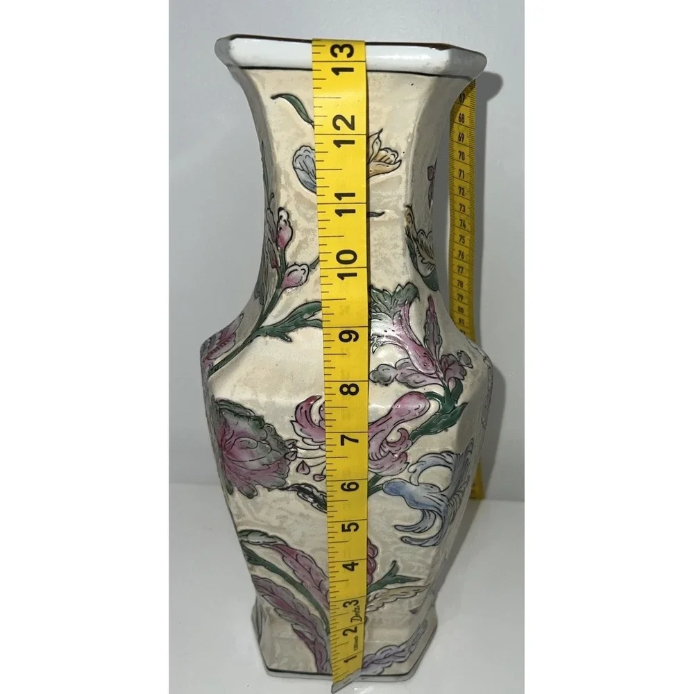 (..8) Vintage Macau Chinese Porcelain Hand-Painted Famille Rose Vase Squared